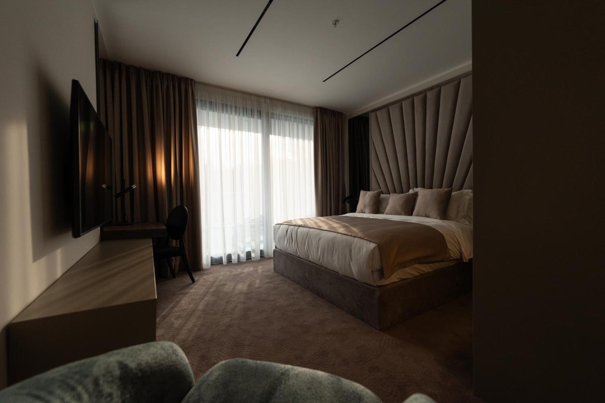 New Belgrade Premium Hotel Exterior photo